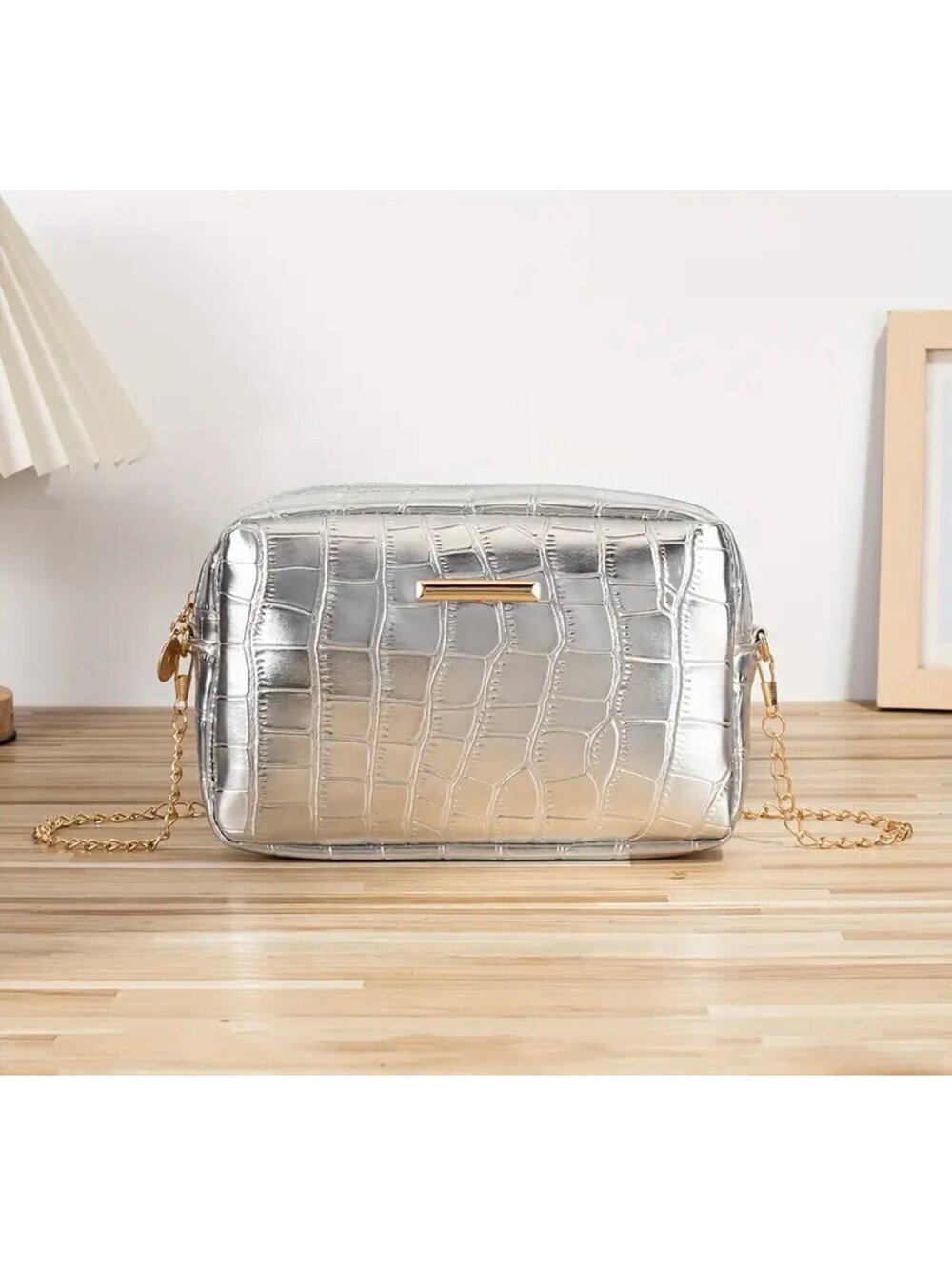 New - Chic - Crocodile Pattern Silver Crossbody/Shoulder Bag w/Chain Strap